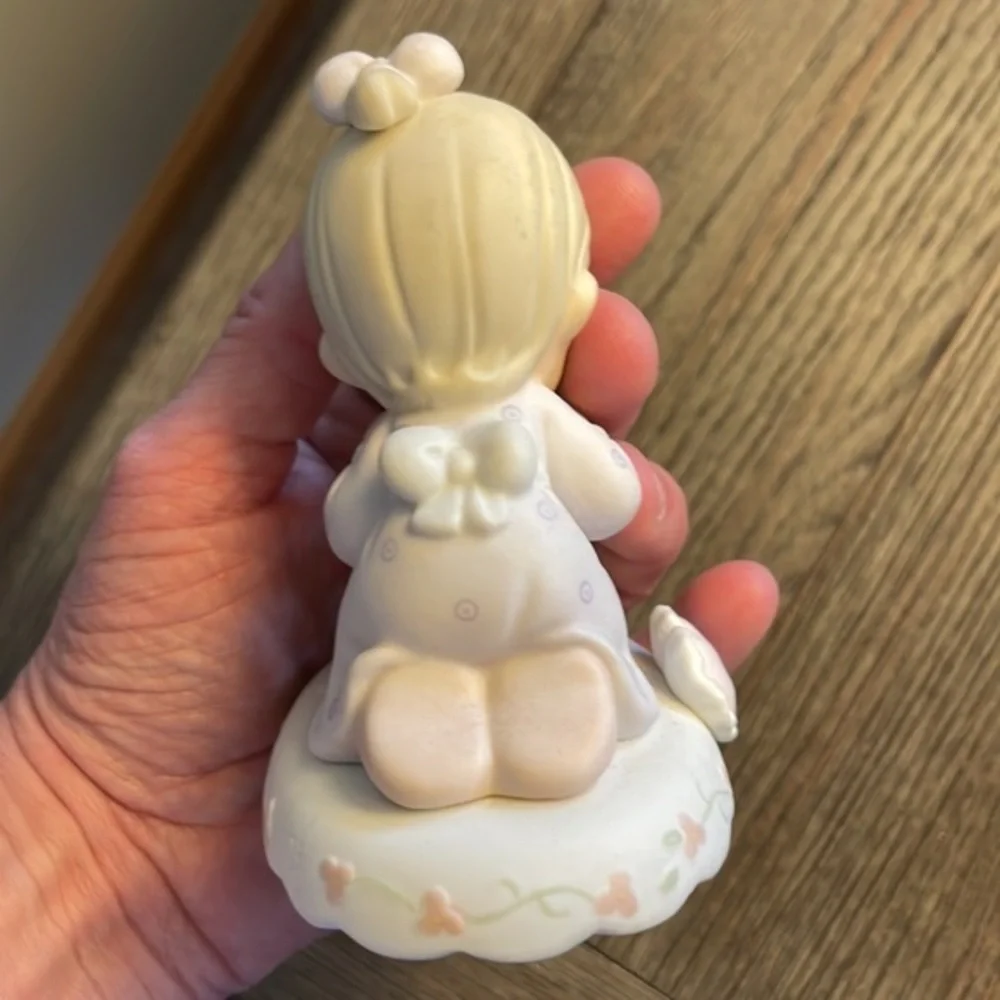 Precious moments birthday 3‎ figure